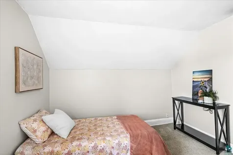 2418 W 2nd Street Duluth MN 55806