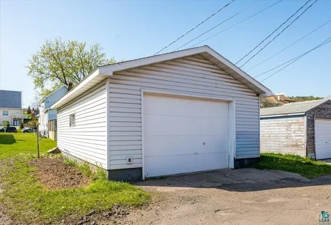 2418 W 2nd Street Duluth MN 55806