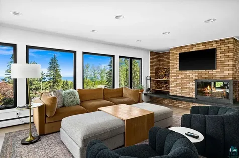 3801 Rockview Court Duluth MN 55804
