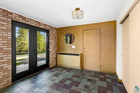 3801 Rockview Court Duluth MN 55804