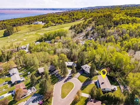 3801 Rockview Court Duluth MN 55804