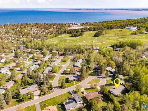 3801 Rockview Court Duluth MN 55804