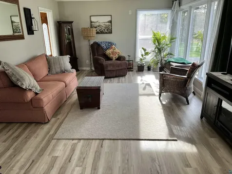 254 E Highway 61 Esko MN 55733