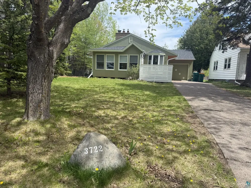 3722 E 4th Street Duluth MN 55804