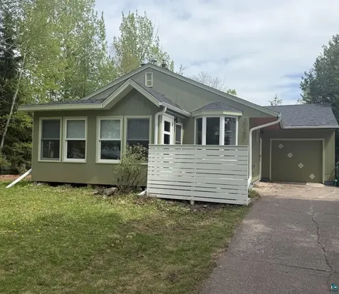3722 E 4th Street Duluth MN 55804