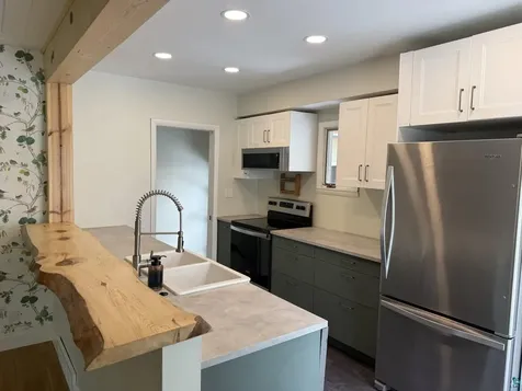 3722 E 4th Street Duluth MN 55804