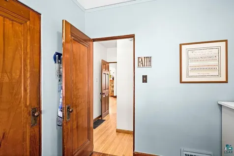 4407 W 6th Street Duluth MN 55807