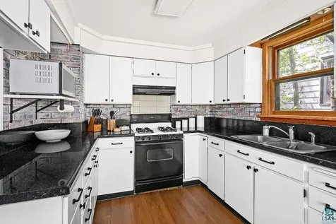 922 N 12th Avenue E Duluth MN 55805