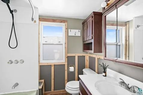 922 N 12th Avenue E Duluth MN 55805