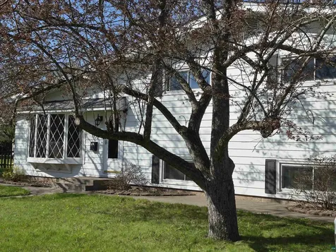 1424 E 6th Street Superior MN 54880