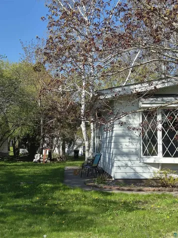1424 E 6th Street Superior MN 54880