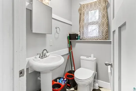 1122 E 5th Street Duluth MN 55805