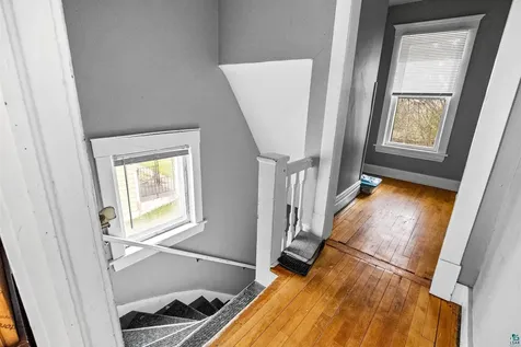 1122 E 5th Street Duluth MN 55805