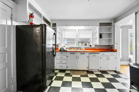 1122 E 5th Street Duluth MN 55805