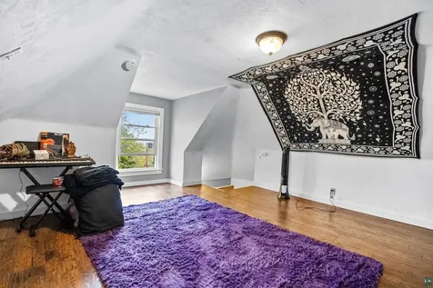 1122 E 5th Street Duluth MN 55805