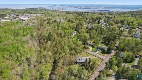 2141 Leonard Street Duluth MN 55811