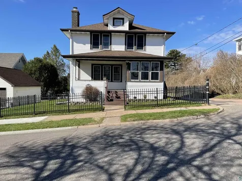 815 N 13th Avenue E Duluth MN 55805