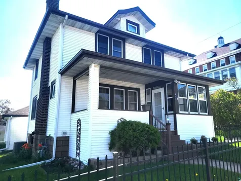 815 N 13th Avenue E Duluth MN 55805