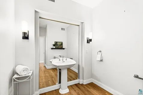 2906 W 15th Street Duluth MN 55806