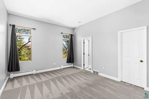 2906 W 15th Street Duluth MN 55806