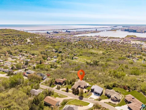2906 W 15th Street Duluth MN 55806