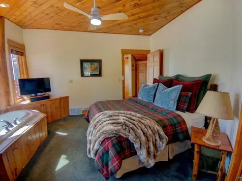 2826 Highway 61 Two Harbors MN 55616