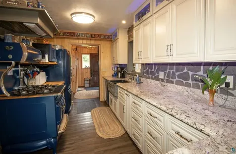 1339 Tom Lake Road Hovland MN 55606