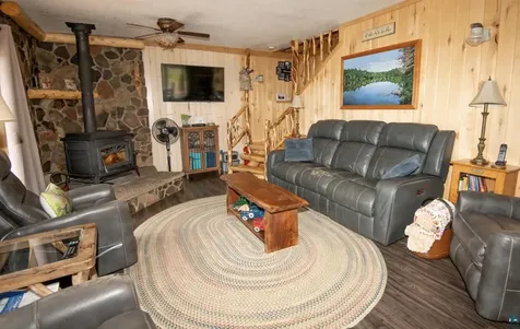 1339 Tom Lake Road Hovland MN 55606