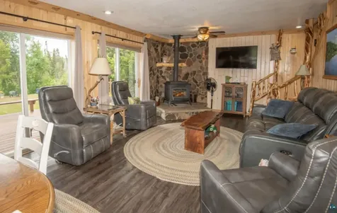 1339 Tom Lake Road Hovland MN 55606