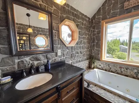 1339 Tom Lake Road Hovland MN 55606