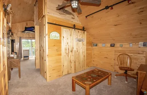 1339 Tom Lake Road Hovland MN 55606