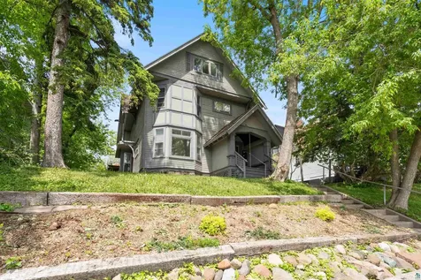 1511 E 4th Street Duluth MN 55812
