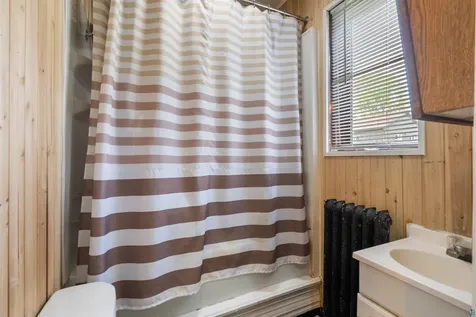 1511 E 4th Street Duluth MN 55812