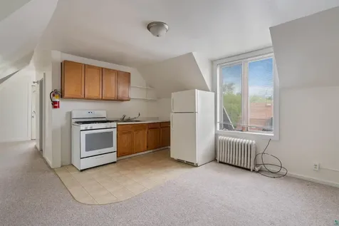 1511 E 4th Street Duluth MN 55812