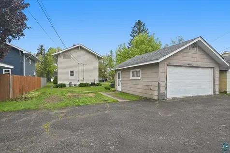 1514 E 4th Street Superior WI 54880