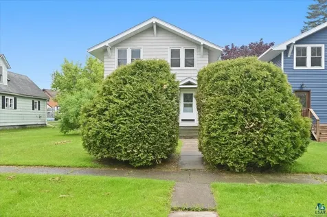 1514 E 4th Street Superior WI 54880