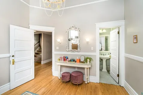 21 N Lake Avenue Duluth MN 55802