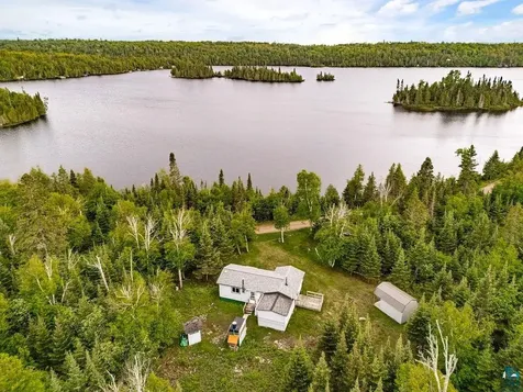 1268 Tom Lake Road Hovland MN 55606