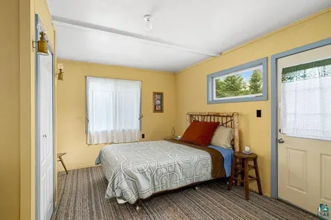 1268 Tom Lake Road Hovland MN 55606
