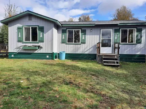 1268 Tom Lake Road Hovland MN 55606
