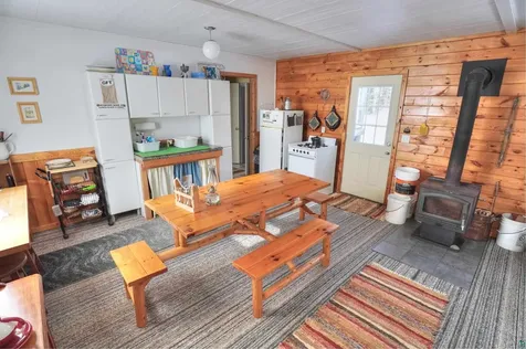 1268 Tom Lake Road Hovland MN 55606