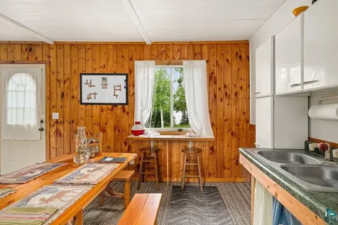 1268 Tom Lake Road Hovland MN 55606