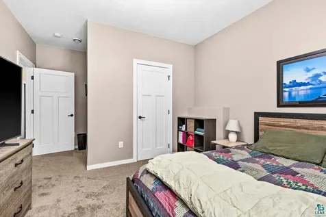 5286 Twin Pines Street Hermantown MN 55811