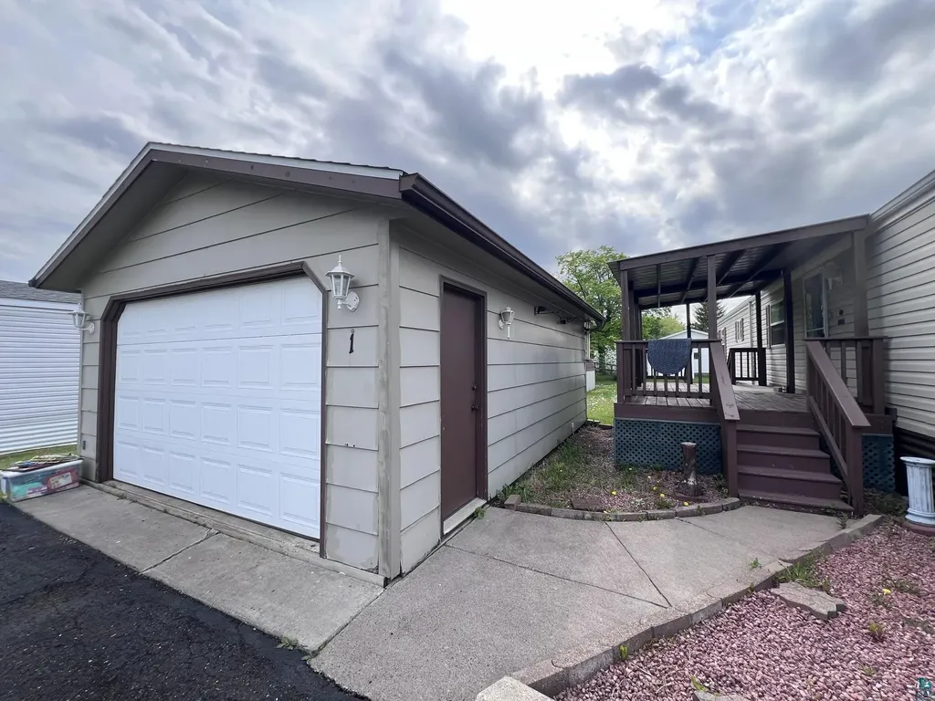 1 Plumtree Circle Duluth MN 55810