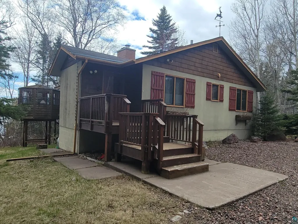 1738 Hwy 61 E Grand Marais MN 55604