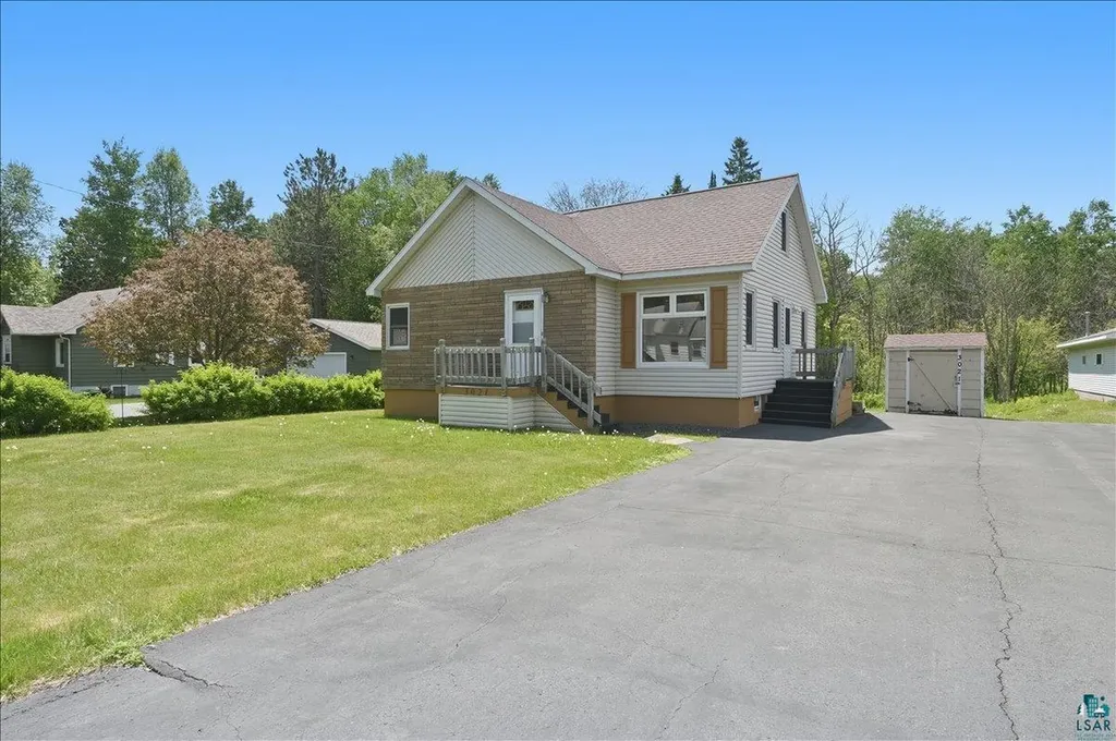 3021 Hutchinson Road Duluth MN 55811