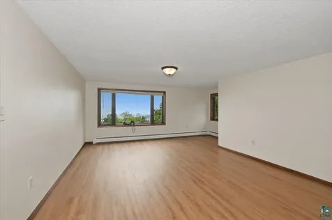 20-22 W 7th Street Duluth MN 55806