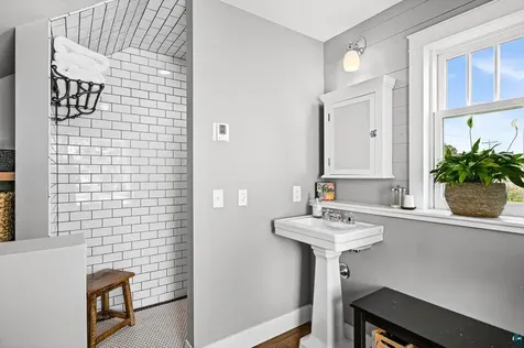 2909 Minnesota Avenue Duluth MN 55802