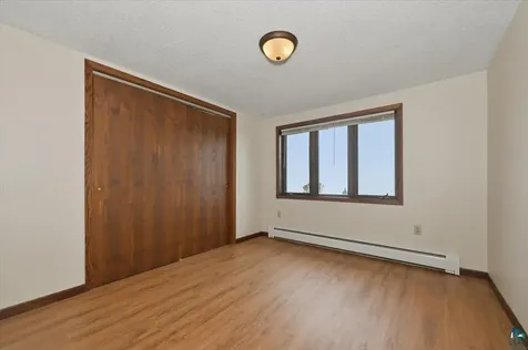 20-22 W 7th Street Duluth MN 55806