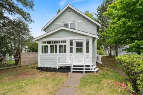 1515 N 8th Avenue E Duluth MN 55805